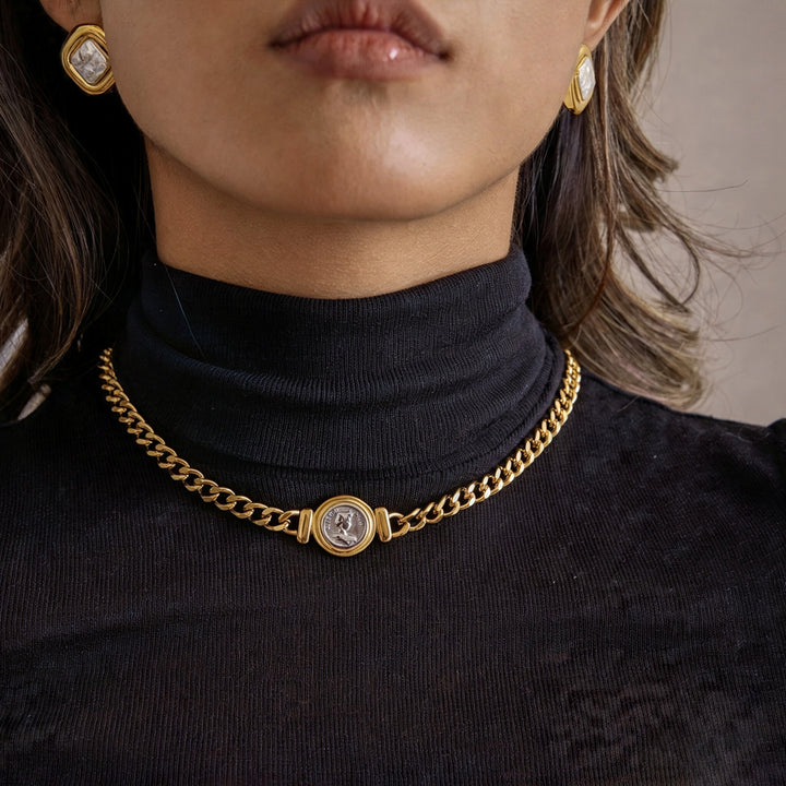 Coin pendant necklace