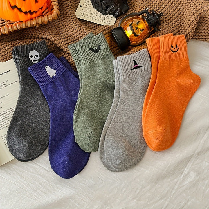 Quirky-patterned short socks