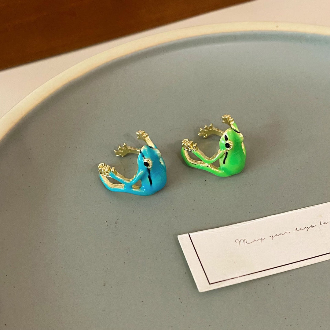 Quirky frog ring