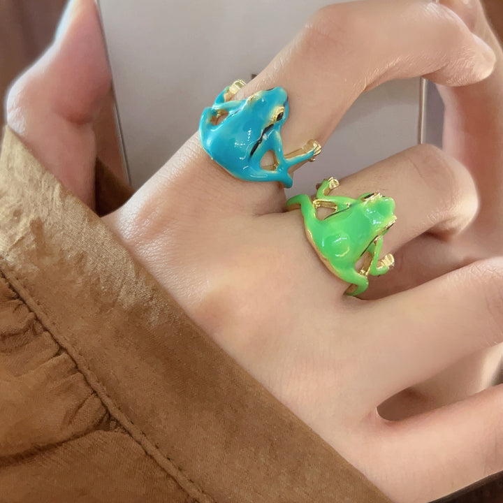 Quirky frog ring