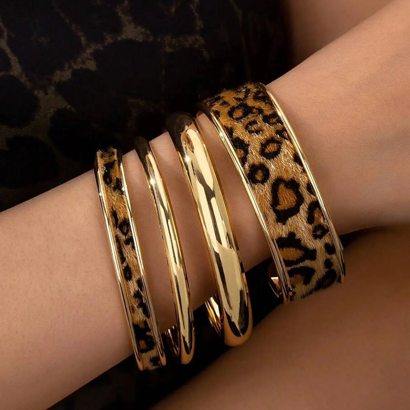 Leopard print bracelet set