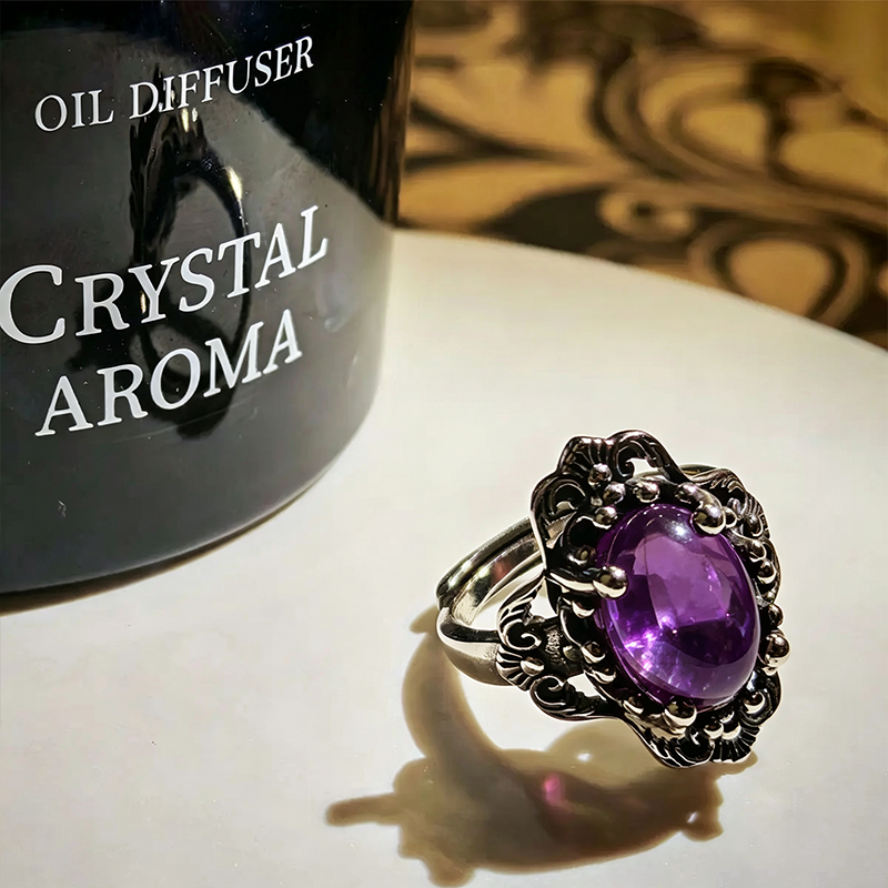 Lace-patterned amethyst ring