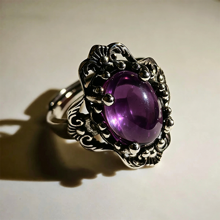 Lace-patterned amethyst ring