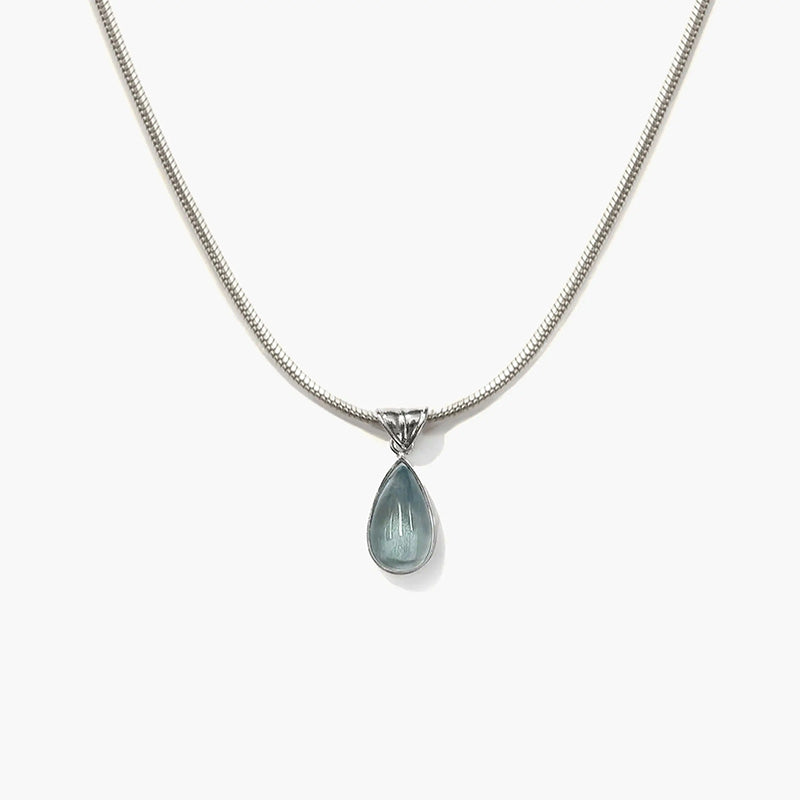 Retro teardrop-shaped clavicle chain
