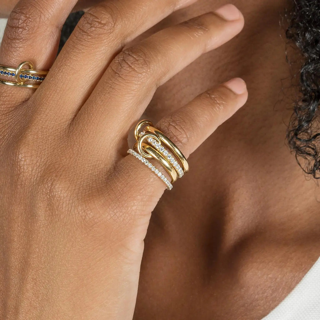 Interlocking stacking rings