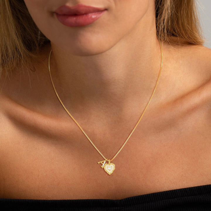 Heart-shaped letter pendant necklace